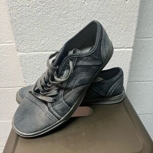 Steve Madden Denim Canvas
Men's Casual Shoe